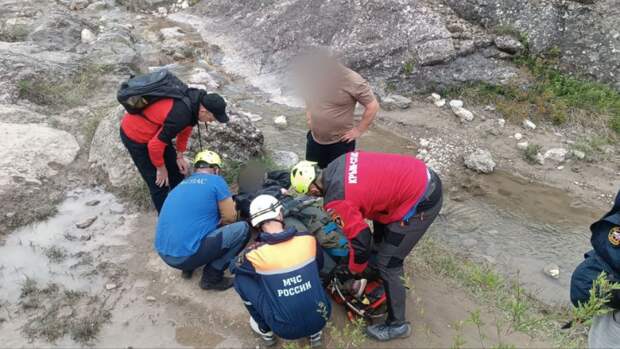 В Крыму спасли двух туристок, которые травмировали ноги