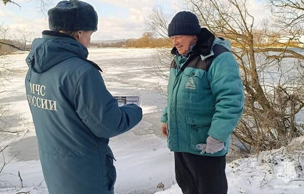 Тульские спасатели патрулируют водоемы в праздничные дни