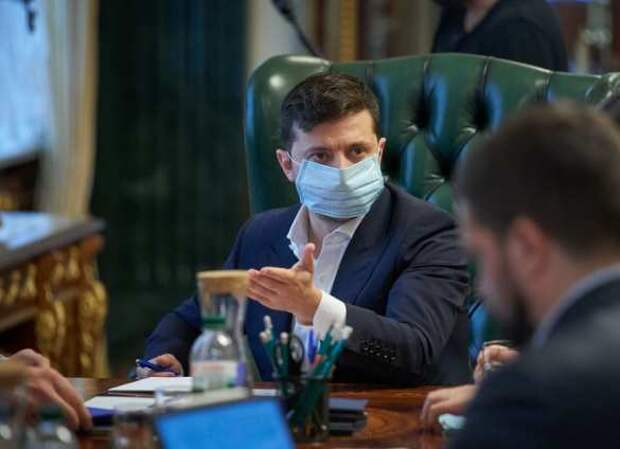 Зеленский уходит на самоизоляцию