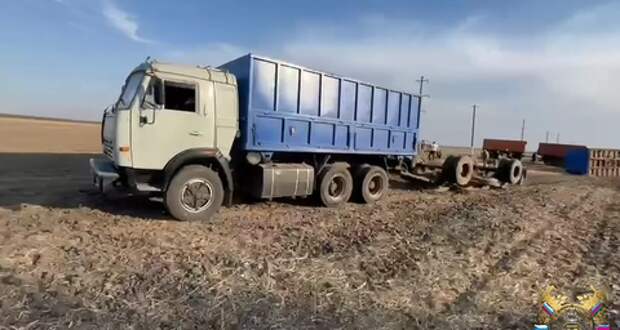 В Ейском районе Кубани водитель «КАМАЗа» с прицепом скончался за рулем из-за сердечного приступа