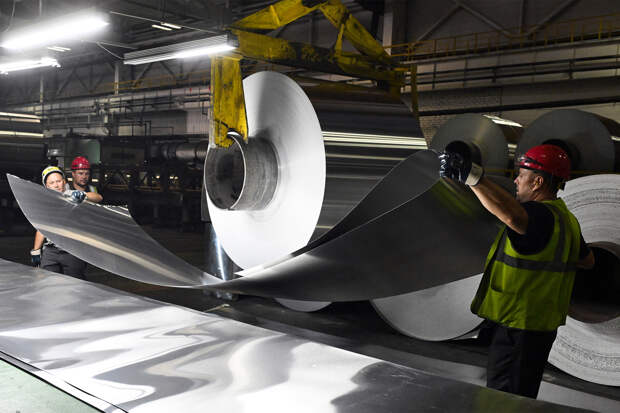 Российской компании приказали снизить цены на алюминий