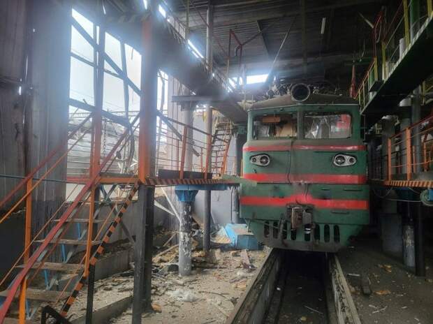 Срочно! "Герани" хозяйничают в небе над Кривым Рогом: ж/д инфраструктура разбита от Чернигова до Харькова