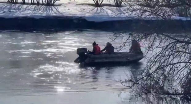 «Ангелочки, скорбим»: в Звенигороде прощаются с третьей утонувшей школьницей