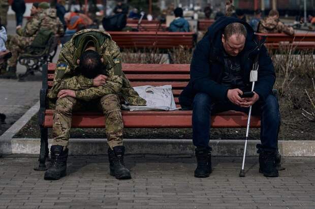 Из-за принятых на Украине законов вынуждены гибнуть на войне против России даже инвалиды I,...