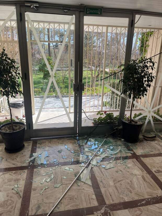 МИД РФ опубликовал фото повреждений генконсульства в Исфахане после удара