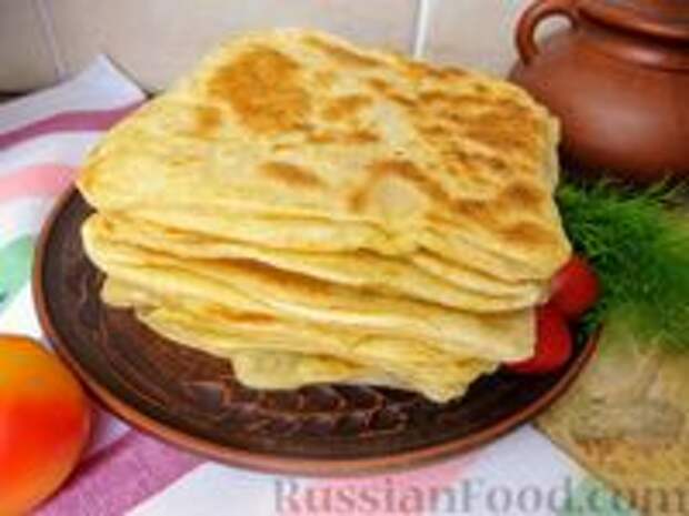 Фото к рецепту: Слоёные лепёшки из манной крупы