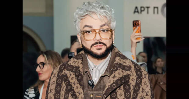 Филипп Киркоров, Дмитрий Песков и Татьяна Навка, Тимати с возлюбленной Валентиной Ивановой посетили ярмарку современного искусства "Арт Россия"