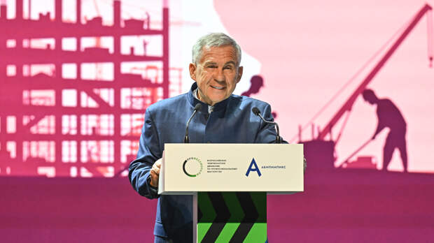 Рустам Минниханов встретился с победителями и призерами чемпионатов по профессиональному мастерству 2025 года