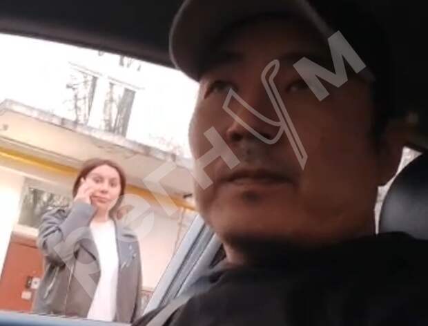 Таксист боится жаловаться на ложно обвинившую его в педофилии пассажирку из-за страха депортации