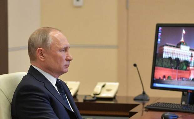 Путин озвучил доплату медикам, работающим с заболевшими коронавирусом