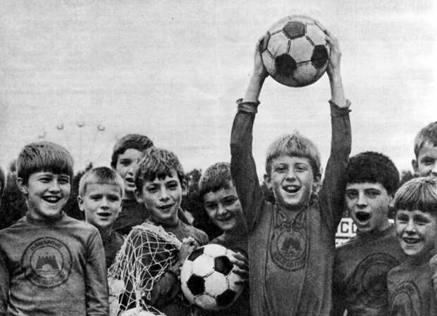 Спорт и советские дети (иллюстрация из открытых источников)