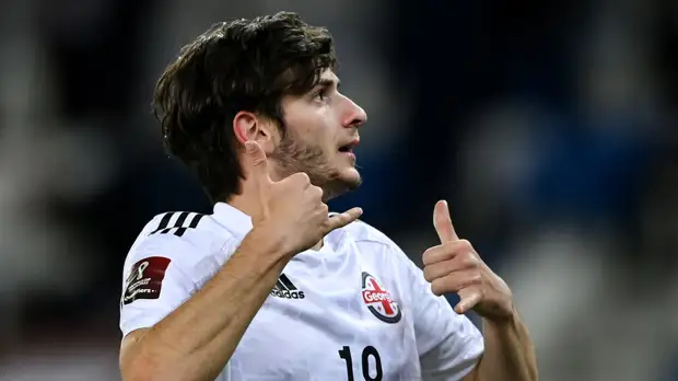 СМИ: «Бавария», «Ювентус» и «Милан» интересуются Кварацхелией