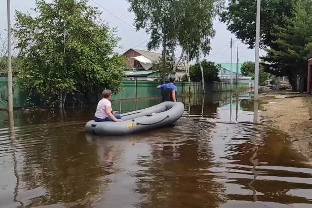 Почти 30 домов освободились от затопления в Приморье