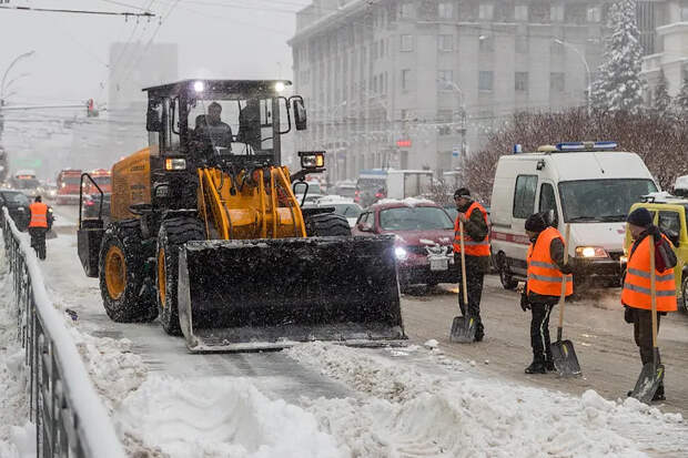 «Плохишей» и «хорошистов» по уборке снега отметили среди районов Новосибирска