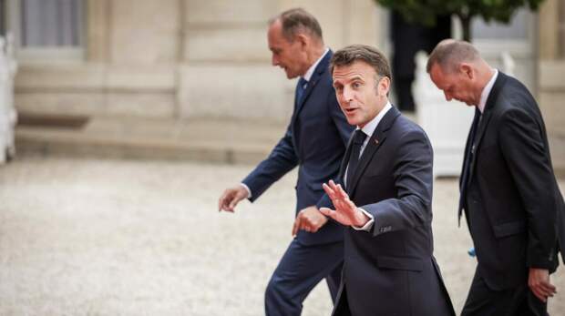 Роспуск парламента во Франции может грозить новым политическим кризисом