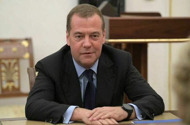 Медведев уличил YandexGPT в нежелании отвечать на вопросы про Украину
