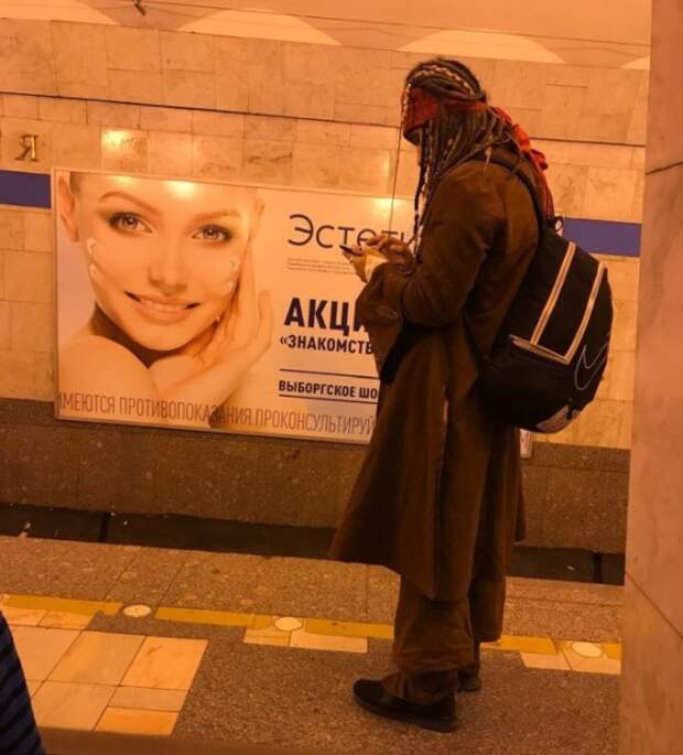 Современные модники, которых можно встретить в метро (28 фото)