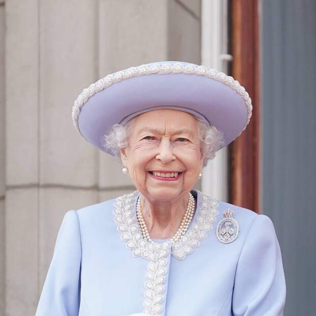 Королева Елизавета II сошла с ума к концу жизни