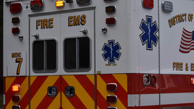 Жгут костры дома: снегопад в США унес жизни 26 человек