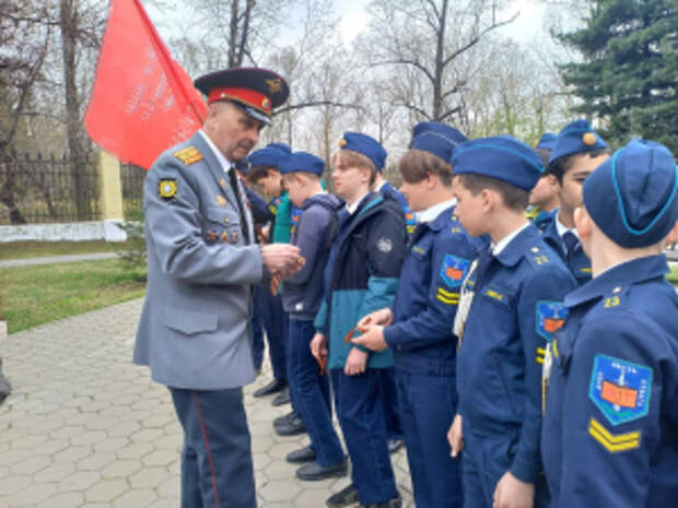 В Иркутске ветераны правопорядка на транспорте присоединились ко Всероссийской акции «Георгиевская ленточка»