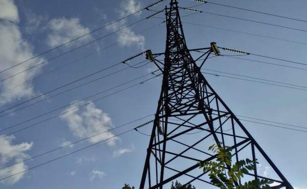 В Рыльске в результате удара ВСУ по подстанции отключилось электричество