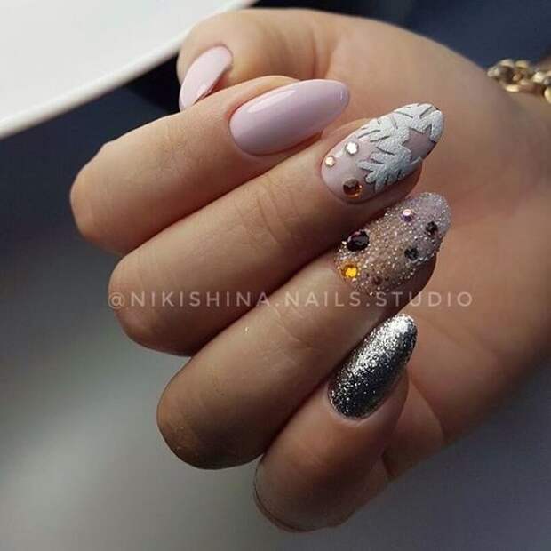 Роскошный зимний маникюр