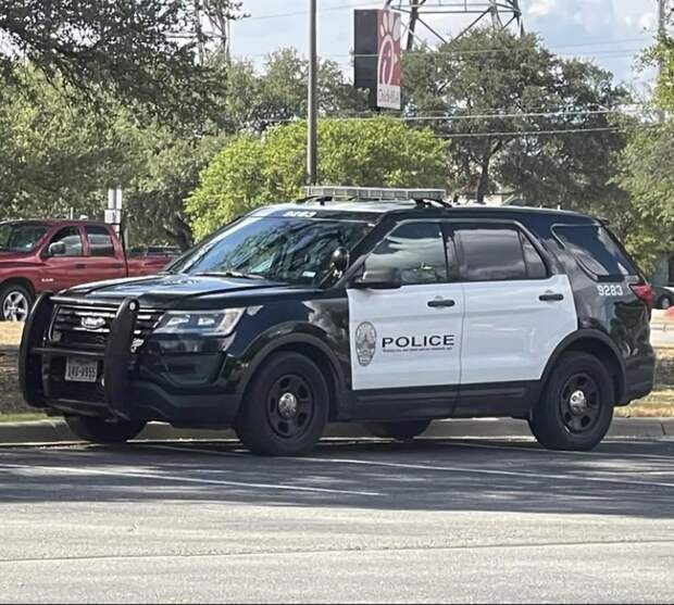 Дома у устроившего стрельбу в Техасе нашли портрет аятоллы Хаменеи