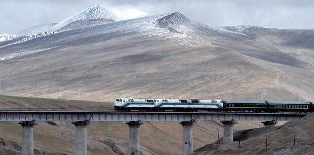 Вагоны в высокогорном поезде закрываются герметически/ Фото: shansbooks.ru