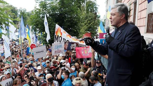 NewsOne: украинский депутат заявил о намерении Порошенко устроить госпереворот на День независимости