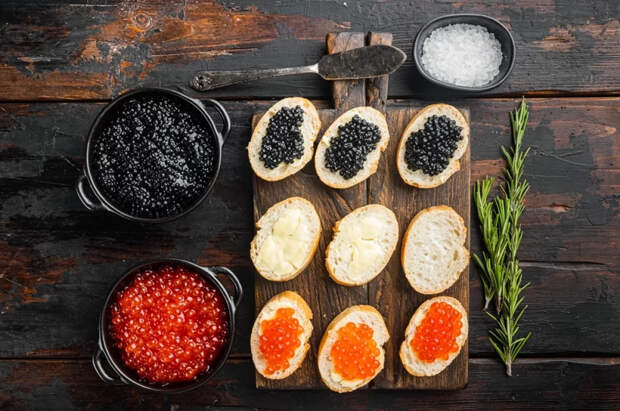 Диетолог Селезнева рассказала, какая икра полезнее - красная или черная