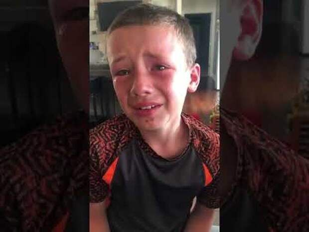 «Я должен подарить ему джерси». 8-летний фанат «Сиксерс» заплакал из-за слухов об обмене Тайриза Макси