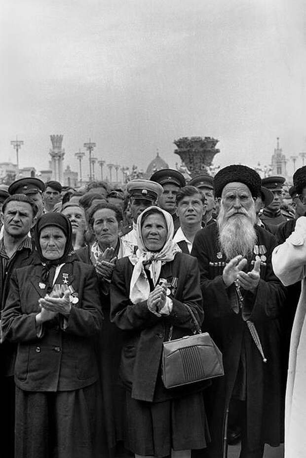 25 кадров Анри Картье Брессона о советской жизни в 1954 году Cartier Bresson04 25 кадров Анри Картье Брессона о советской жизни в 1954 году