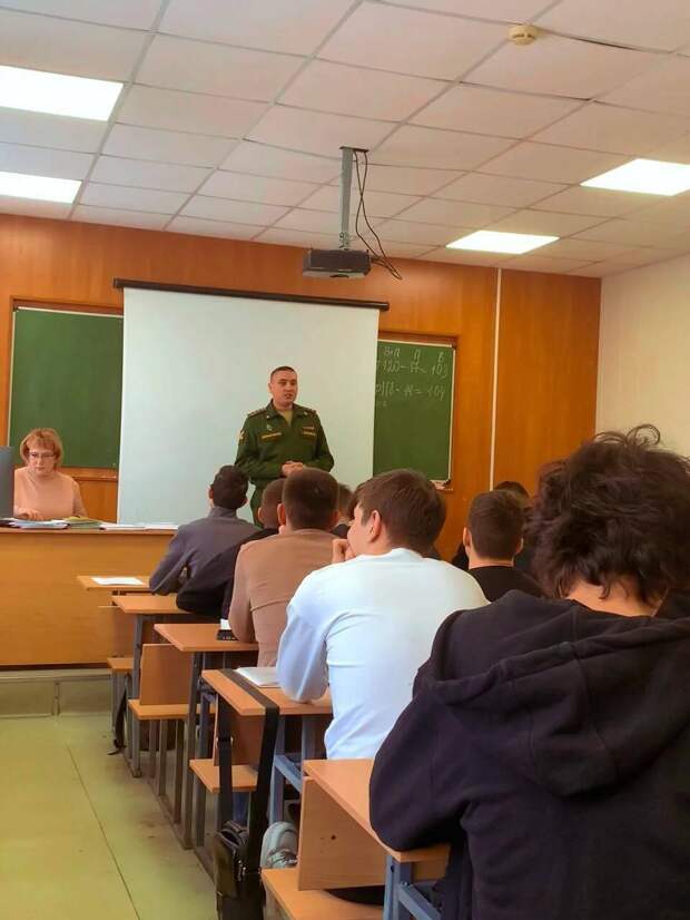 Татарстанда студентларга Пилотсыз системалар гаскәрләрендә хезмәт итү турында сөйлиләр