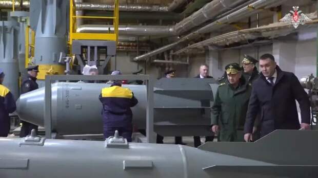 Наблюдается повышенный интерес к бомбовому вооружению российской боевой авиации.-2