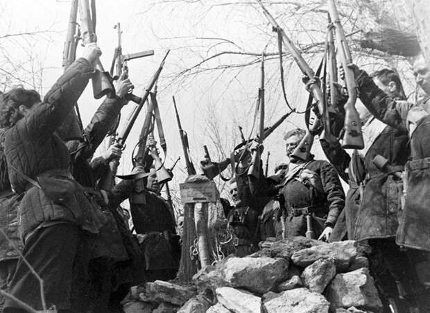 Партизанская «вольница» в Минске. вов, день в истории, минск, парад, партизанское движение