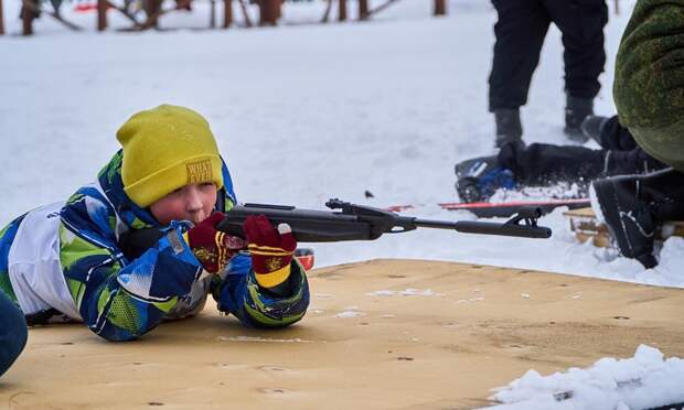 «Гонка патрулей» объединила юных спортсменов на острове Краснофлотский