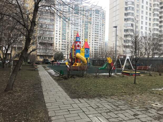 Детская игровая площадка у дома 5, корпус 1по улице Васильцовский Стан. Фото: Пресс-служба проекта "Мой район"