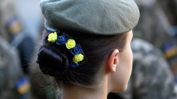 На Украине предлагают набирать на работу в военкоматы женщин