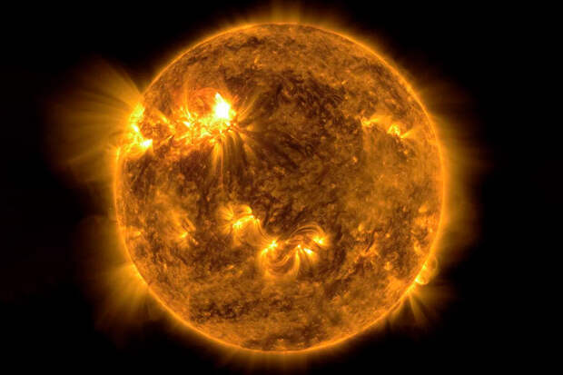 ИКИ РАН сообщил о трех сильных вспышках класса М на Солнце