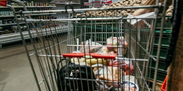 Петербург обогнал Москву по доле круглосуточных магазинов, АЗС, отелей и аптек