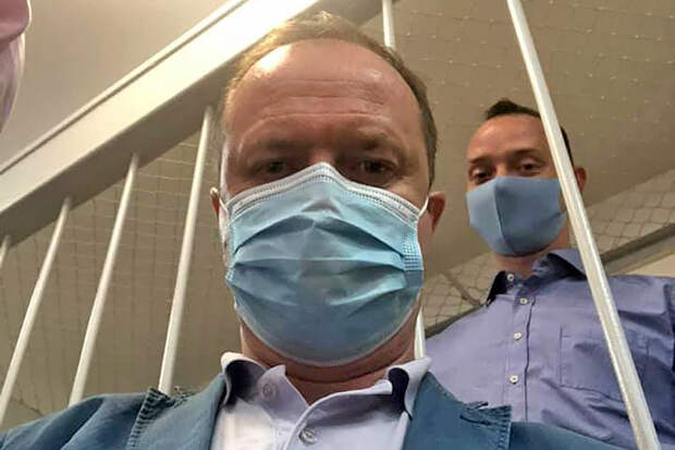 Задержан адвокат подозреваемого в госизмене журналиста Сафронова