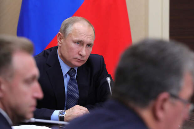 Путин призвал наладить реальное международное сотрудничество в борьбе с COVID-19