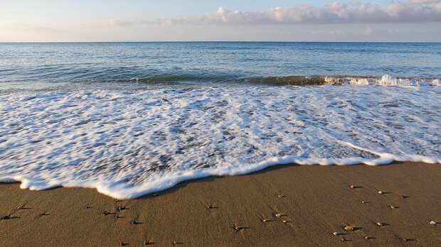 В Турции на берег Черного моря вынесло боеголовку ракеты