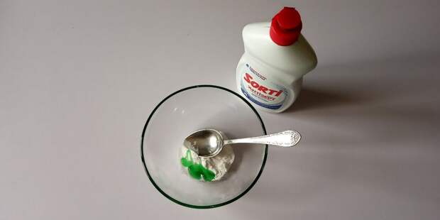 Отмыла весь кафель на кухне от жира за 2 минуты без усилий и химии. Делюсь простым, но очень эффективным средством