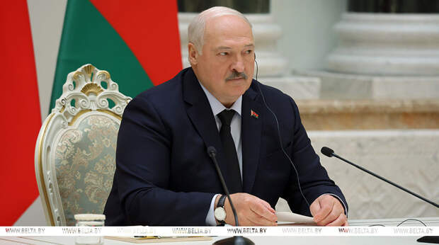 Лукашенко: мирного времени больше нет, генералам придется подстраиваться