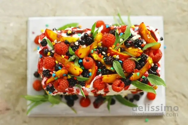 Торт с черникой , ежевикой и малиной / Blueberry, raspberry and blackberry cake