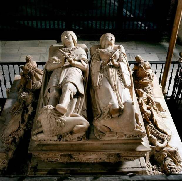 Почему королева Кастилии целый год путешествовала с похоронным кортежем