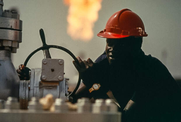 Нефтяник в Нигерии