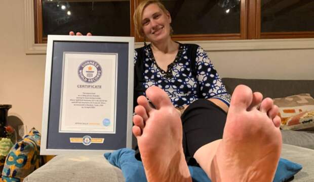 Бигфут: в Америке нашли женщину с самыми большими в мире ступнями