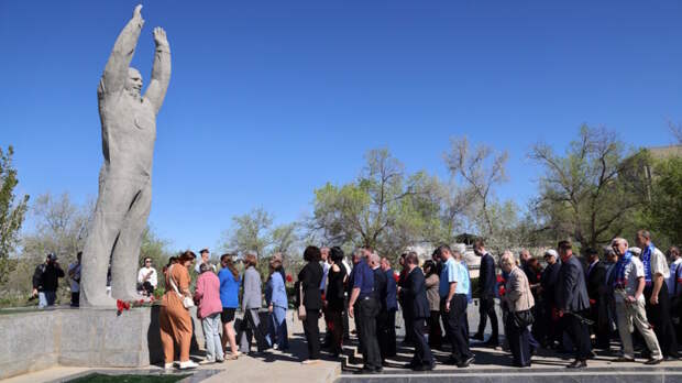 "Национальное единство и межконфессиональное согласие": в Казахстане отметили Пасху и День космонавтики